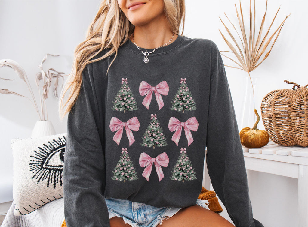 Pink bow and christmas tree long sleeve t-shirt