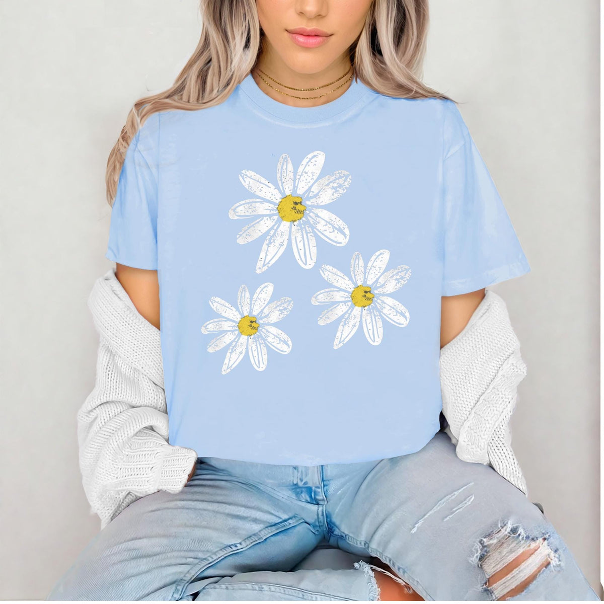 Trendy Distressed Daisy Tee: Relaxed Fit Boho Summer Shirt